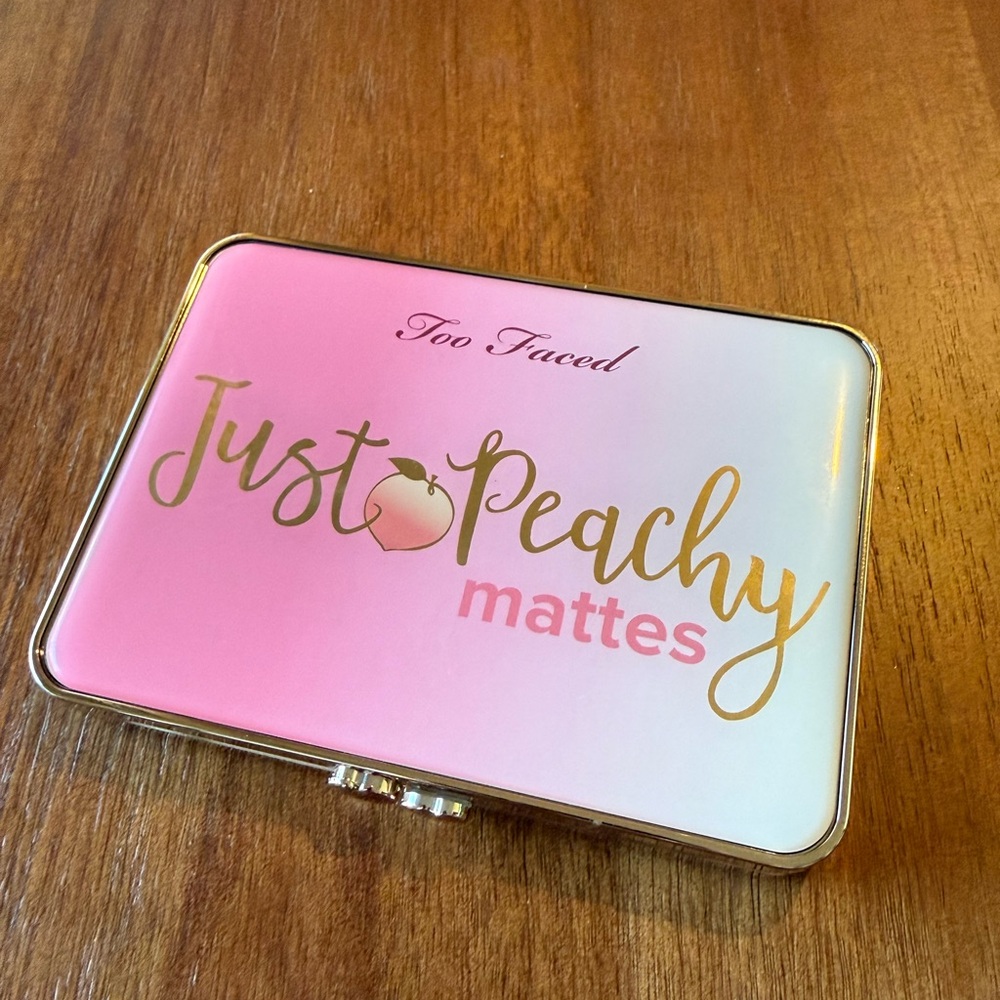 Too Faced Peachy Mattes Eyeshadow Palette